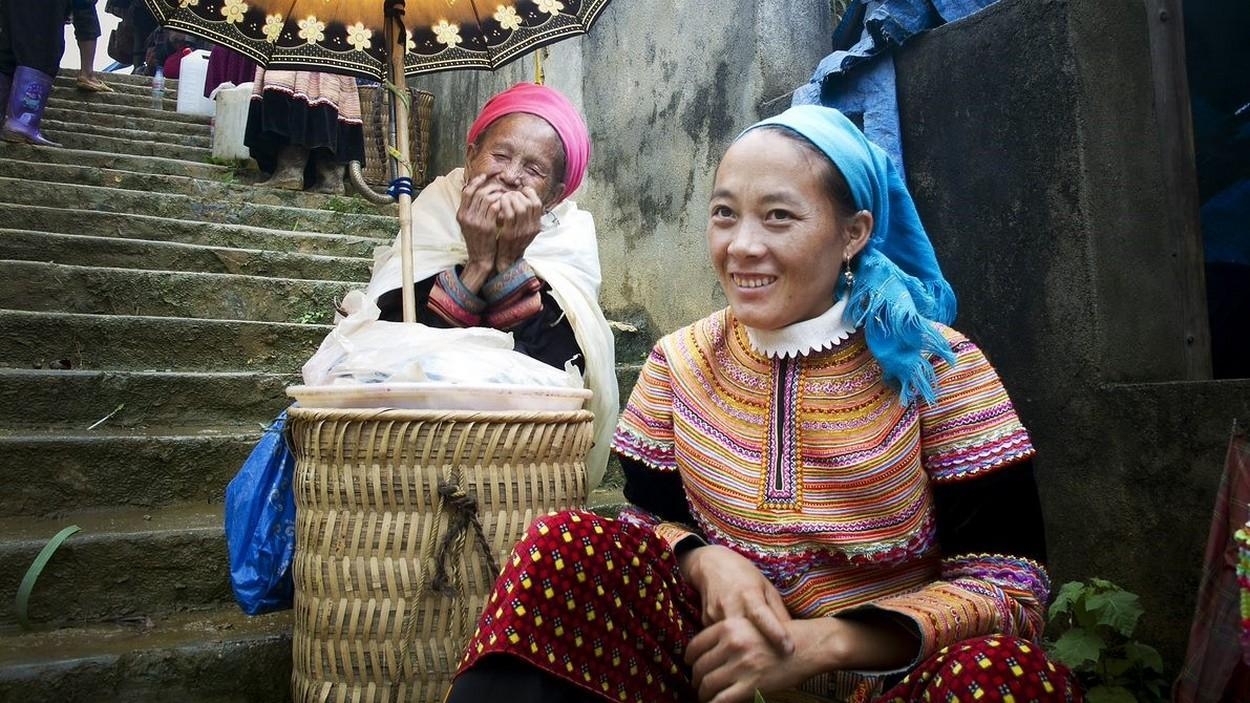 Female Entrepreneurs Selling Goods. Photo credit: UN Photo/Kibae Park
